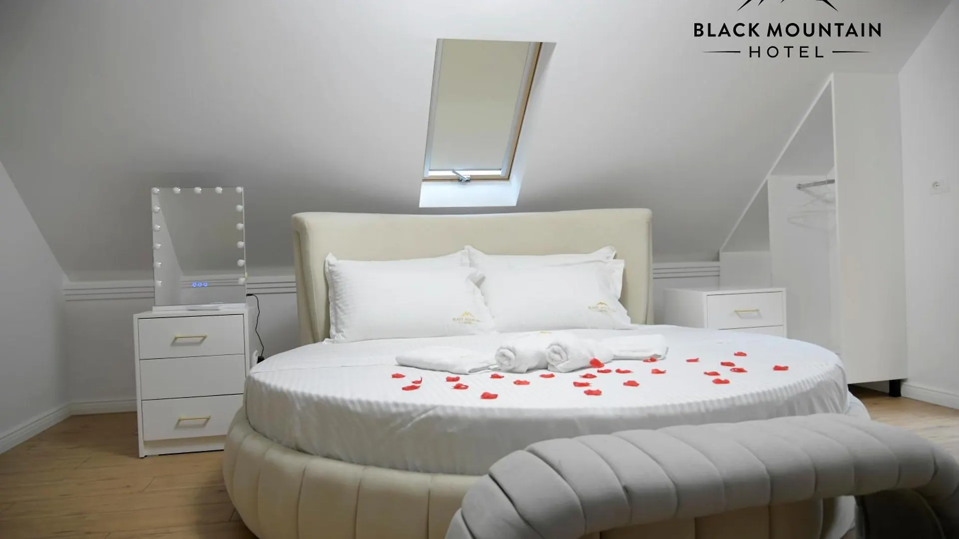 Blackmountain Hotel Bajram Curri