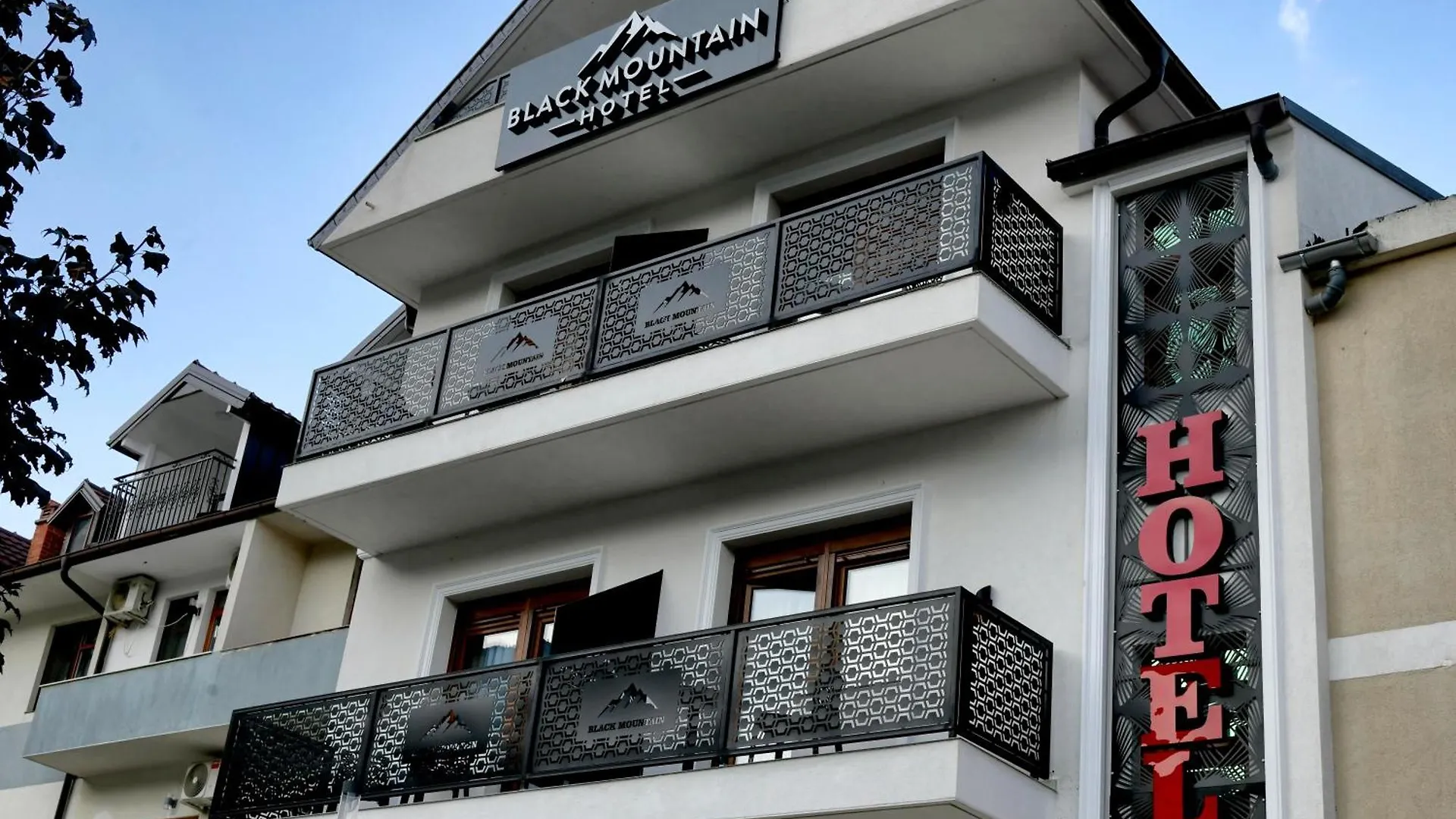 Blackmountain Hotel Bajram Curri